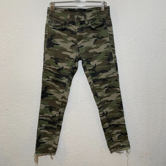 ❤️ CARMAR Camo Raw Hem Mid Rise Skinny Jeans - Picture 2 of 12